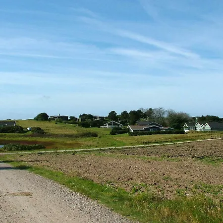 Three-bedroom Holiday In 4