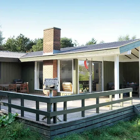 Feriehus Three-bedroom Holiday In 4