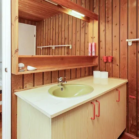 Three-bedroom Holiday In 4 Feriehus *