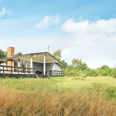 Three-bedroom Holiday In 4