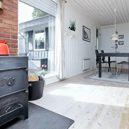 Three-bedroom Holiday In 4 Feriehus Millinge