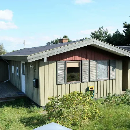 Three-bedroom Holiday In 4 Millinge
