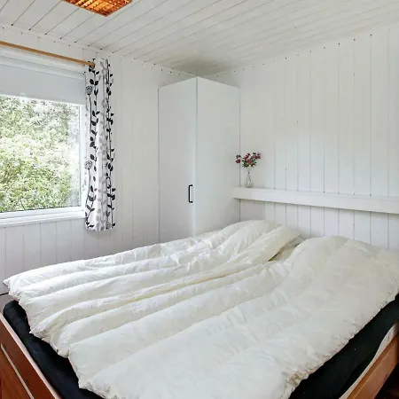 Feriehus Three-bedroom Holiday In 4 *